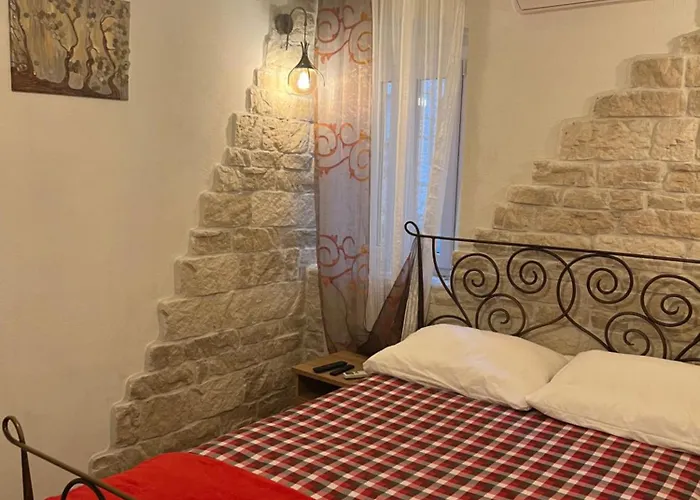 尼科利娜公寓 *